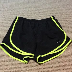 Nike tempo short
